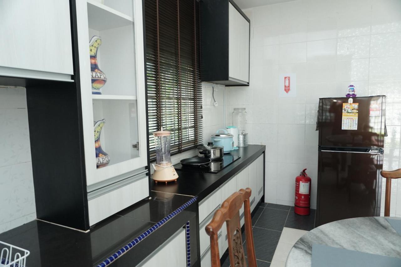 Beit Azzahra Private Pool Villa At Pantai Batu Hitam 关丹 外观 照片