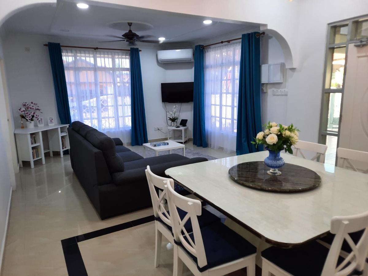 Beit Azzahra Private Pool Villa At Pantai Batu Hitam 关丹 外观 照片