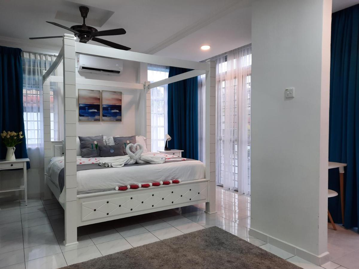 Beit Azzahra Private Pool Villa At Pantai Batu Hitam 关丹 外观 照片