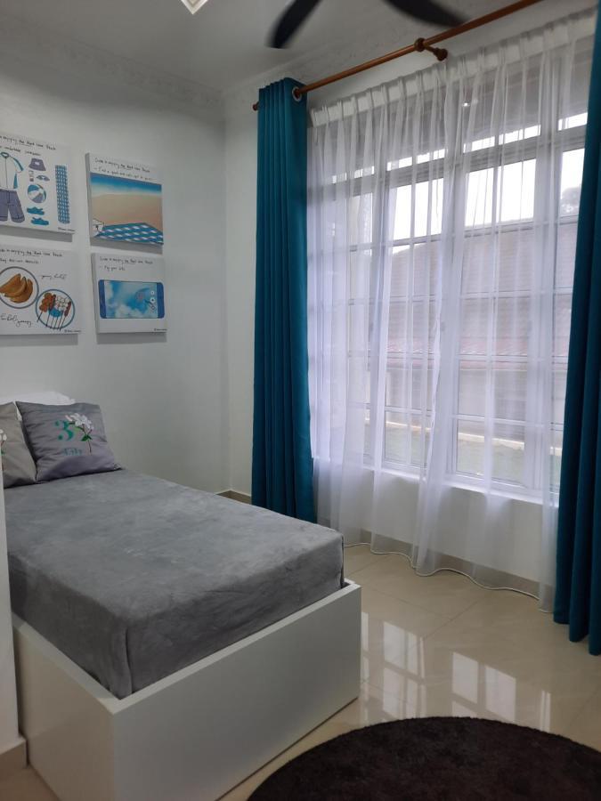 Beit Azzahra Private Pool Villa At Pantai Batu Hitam 关丹 外观 照片