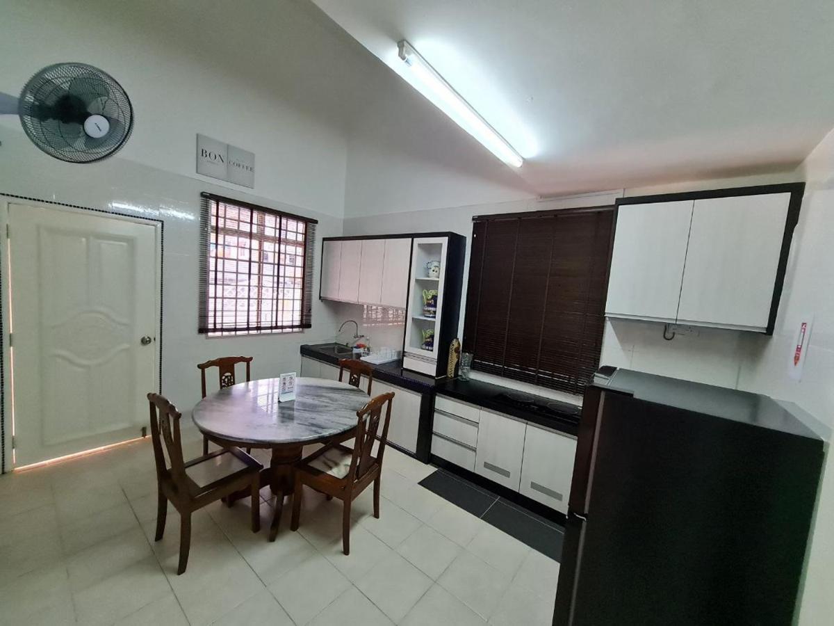 Beit Azzahra Private Pool Villa At Pantai Batu Hitam 关丹 外观 照片
